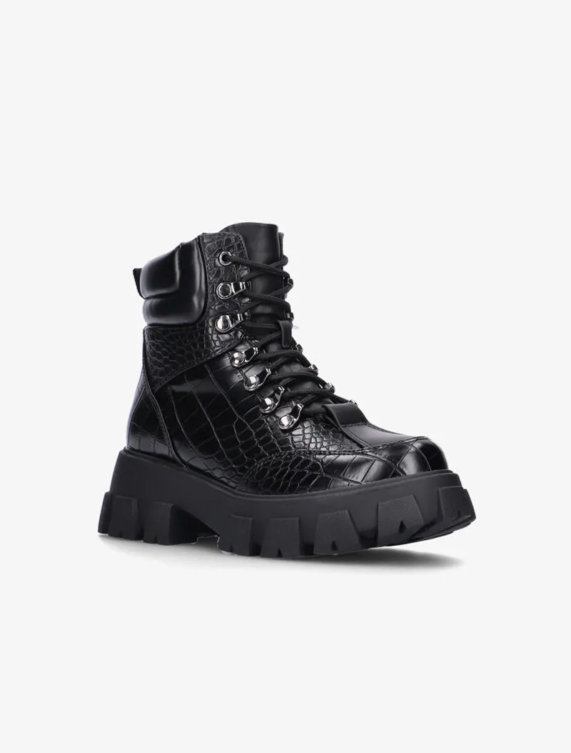 Boots grunge effet croco à semelle stylisée - noir
