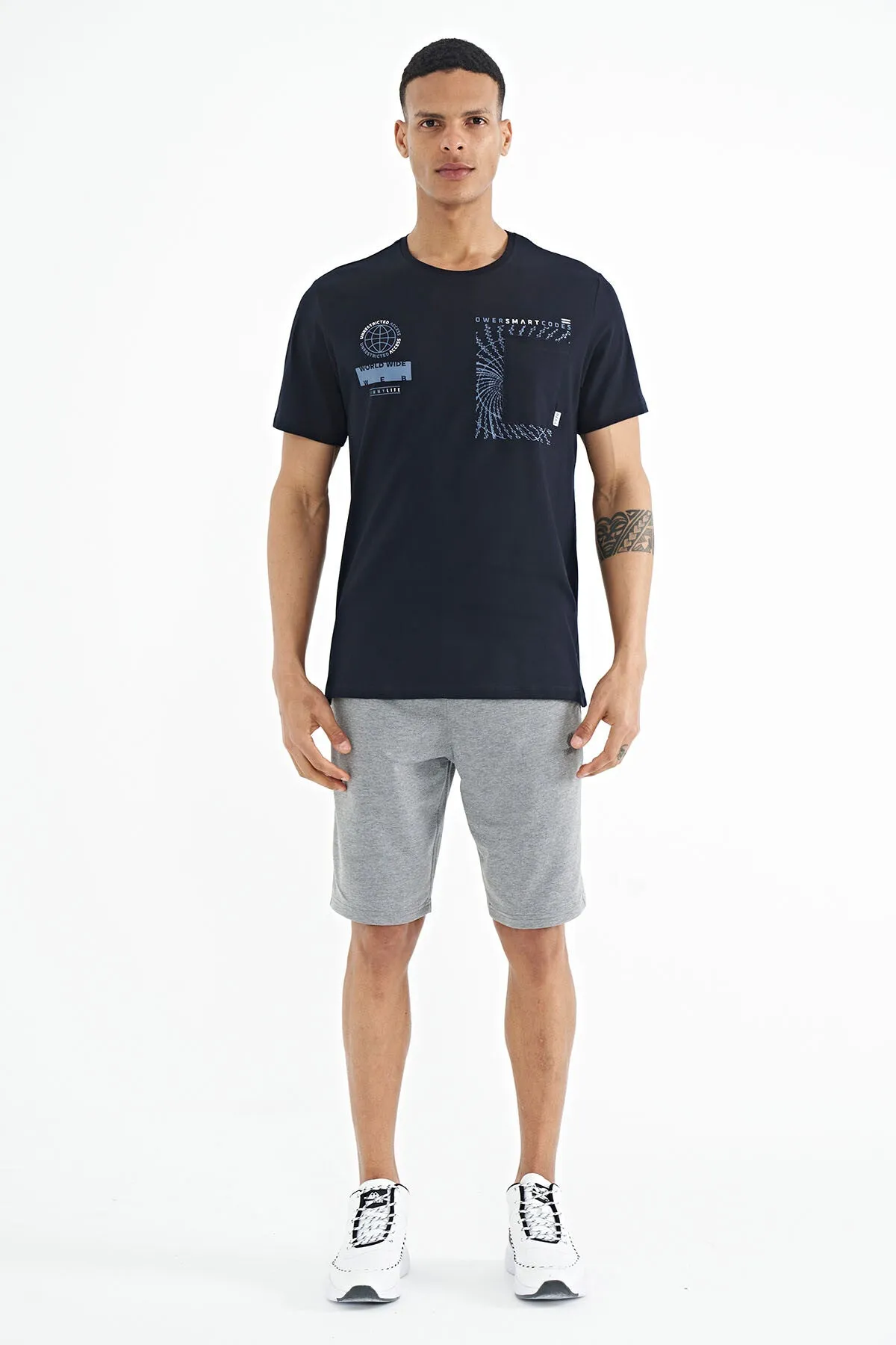 cep detayli baskili o yaka erkek t-shirt - 88184