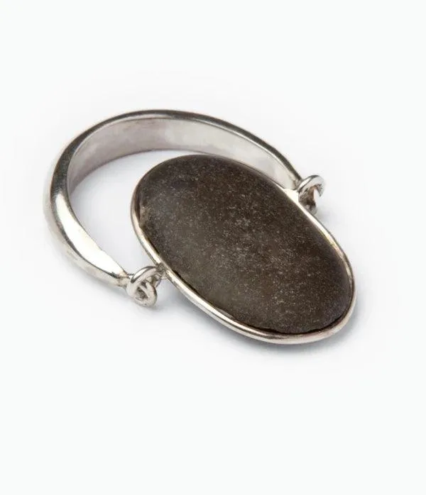Grande bague en argent galet noir - Trouble