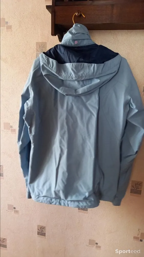 Veste gorotex femme  d'occasion Ajouté le : 06/03/2023